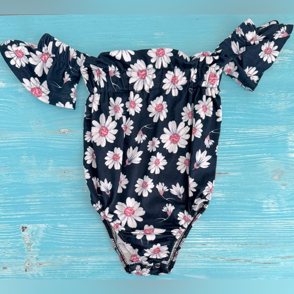 Bailey’s Blossoms Flutter Leotard Bubble Outfit Size 6-9 Months - Picture 1 of 3
